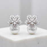CUBIC ZIRCONIA COLLECTION - PEARL EXTRAVAGANCE EARRINGS - CZER426 (SILVER)