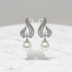 CUBIC ZIRCONIA COLLECTION - EXQUISITE PEARL EARRINGS - CZER439 SILVER
