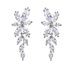 CUBIC ZIRCONIA COLLECTION - DAINTY TREASURE EARRINGS - CZER448 SILVER