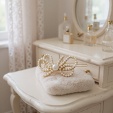 ATHENA COLLECTION - PEARL TREASURE BOW CLIP - GOLD (CLIP 751)