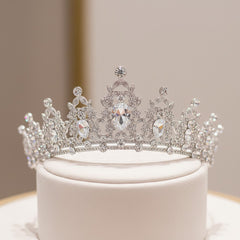 ATHENA COLLECTION - EXQUISITE RHINESTONE TIARA - AHB212 SILVER