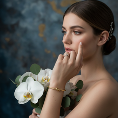 ATHENA COLLECTION - STYLISH KNOT BANGLE - GOLD