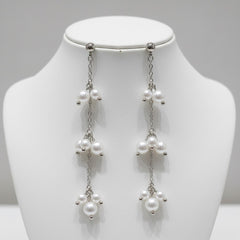 ATHENA COLLECTION - DAINTY PEARL EARRINGS - CZER897 SILVER