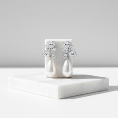 CUBIC ZIRCONIA COLLECTION - PEARL ELEGANCE EARRINGS - CZER898 SILVER