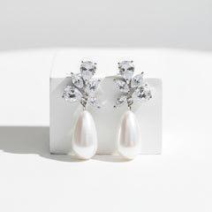 CUBIC ZIRCONIA COLLECTION - PEARL ELEGANCE EARRINGS - CZER898 SILVER