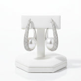 CUBIC ZIRCONA COLLECTION - CHIC PAVED PEARL EARRINGS - CZER904 SILVER