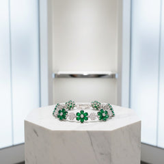 CUBIC ZIRCONIA COLLECTION - GLITZY GLAM FLOWER BRACELET - EMERALD (BR176)