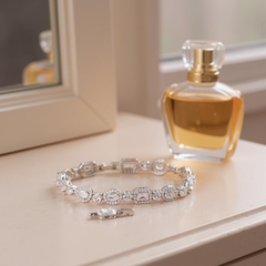 CUBIC ZIRCONIA COLLECTION - STATEMENT CRYSTAL BRACELET - BR174 SILVER