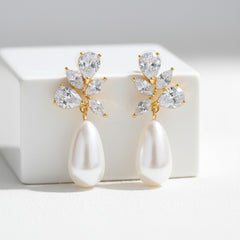 CUBIC ZIRCONIA COLLECTION - PEARL ELEGANCE EARRINGS - CZER898 GOLD