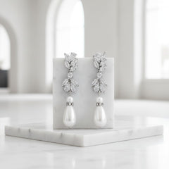 CUBIC ZIRCONIA COLLECTION - PEARL CHIC EARRINGS - (CZER481)