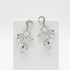 ATHENA COLLECTION - PEARL VINE EARRINGS - (ER488) SILVER
