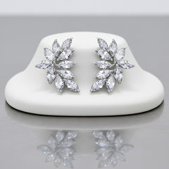 CUBIC ZIRCONIA COLLECTION - CRYSTAL CLUSTER EARRINGS - SILVER - CZER514