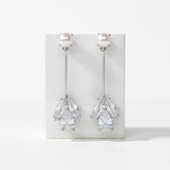 CUBIC ZIRCONIA COLLECTION - PEARL ELEGANCE EARRINGS - SILVER - CZER530