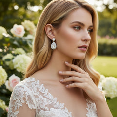 CUBIC ZIRCONIA COLLECTION - STARLET CRYSTAL EARRINGS- CZER535 SILVER