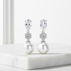 CUBIC ZIRCONIA COLLECTION - EXQUISITE PEARL DROP EARRINGS - SILVER CZER572
