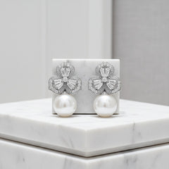 CUBIC ZIRCONIA COLLECTION - VINTAGE DIVINE EARRINGS - CZER580