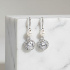 CUBIC ZIRCONIA COLLECTION - DAINTY STARLET EARRINGS - CZER581SILVER