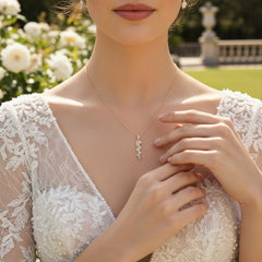 CZNK139 CUBIC ZIRCONIA COLLECTION -- DAINTY STARLET NECKLACE- CZNK139 (18K GOLD)