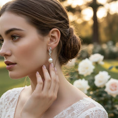 CUBIC ZIRCONIA COLLECTION - GLEAMING PEARL DROP EARRINGS - CZER636 SILVER
