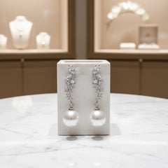 CUBIC ZIRCONIA COLLECTION - GLEAMING PEARL DROP EARRINGS - CZER636 SILVER