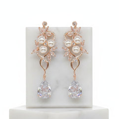 CUBIC ZIRCONIA COLLECTION - PEARL BLOOM EARRINGS- CZER658 ROSE GOLD