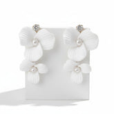 ATHENA COLLECTION - HOLLYWOOD STYLE FLOWER EARRINGS - CZER666 SILVER