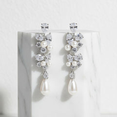 CUBIC ZIRCONIA COLLECTION - EXQUISITE STARLET EARRINGS - CZER687 SILVER