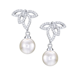 CUBIC ZIRCONIA COLLECTION - CRYSTAL ALLURE EARRINGS - CZER694 SILVER