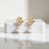 CUBIC ZIRCONIA COLLECTION - VINTAGE FLOWER EARRINGS - CZER756 GOLD