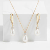 CUBIC ZIRCONIA COLLECTION - EXQUISITE FRESHWATER PEARL SET - CZNK219 GOLD