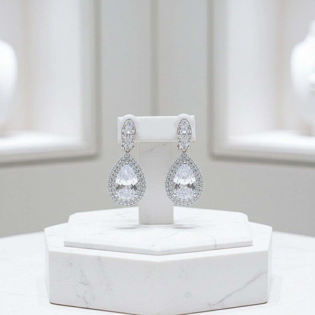 CUBIC ZIRCONIA COLLECTION - LUXE SPARKLE CLIP ON EARRINGS - CZER839 SILVER