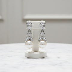 CUBIC ZIRCONIA COLLECTION - GRACEFUL PEARL EARRINGS - ER346 Silver