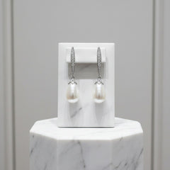 CUBIC ZIRCONIA COLLECTION - CHIC PEARL DROP EARRINGS - CZER392 (SILVER)