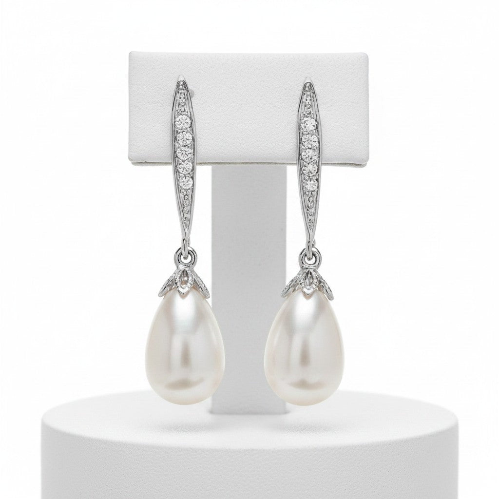 CUBIC ZIRCONIA COLLECTION - CHIC PEARL DROP EARRINGS - CZER392 (SILVER)