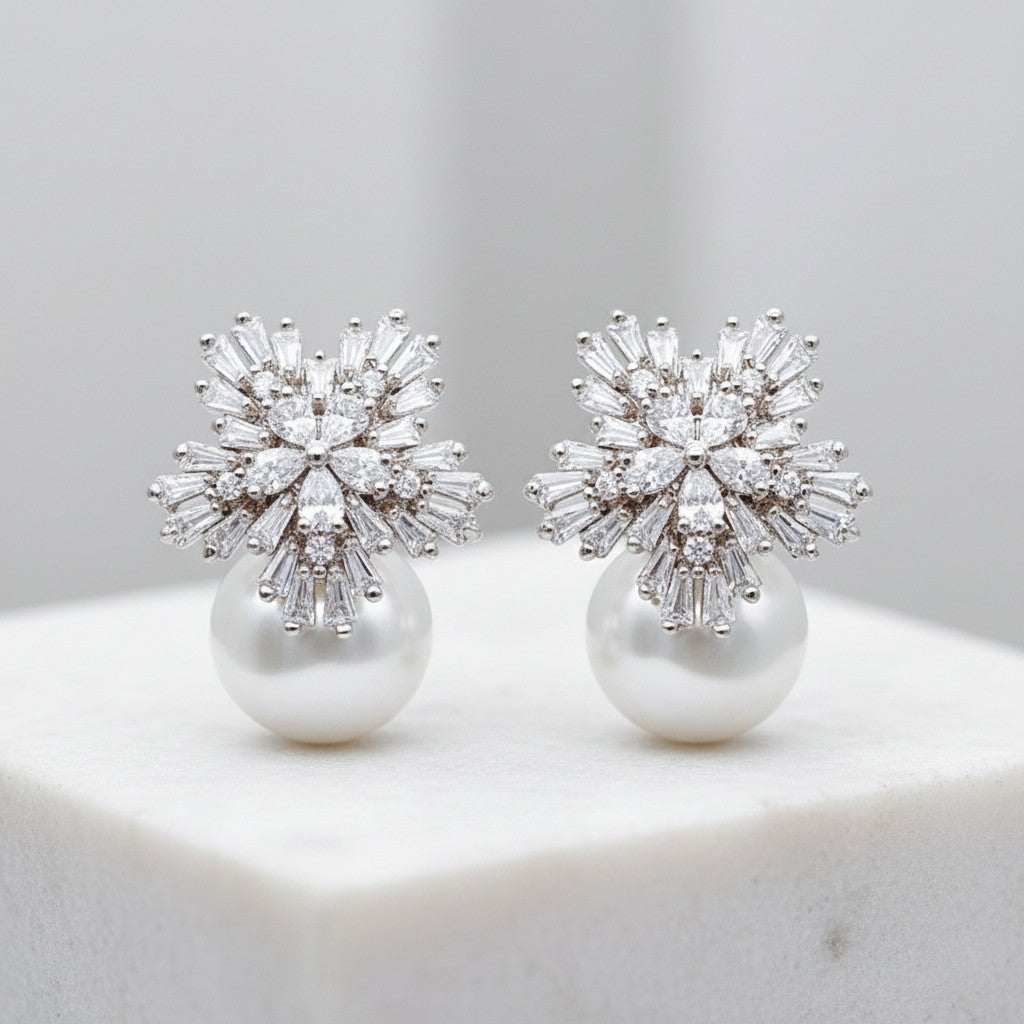 CUBIC ZIRCONIA COLLECTION - PEARL EXTRAVAGANCE EARRINGS - CZER426 (SILVER)