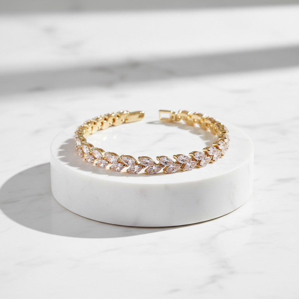 CUBIC ZIRCONIA COLLECTION - CHIC CRYSTAL BRACELET - CZBRA26 (GOLD)