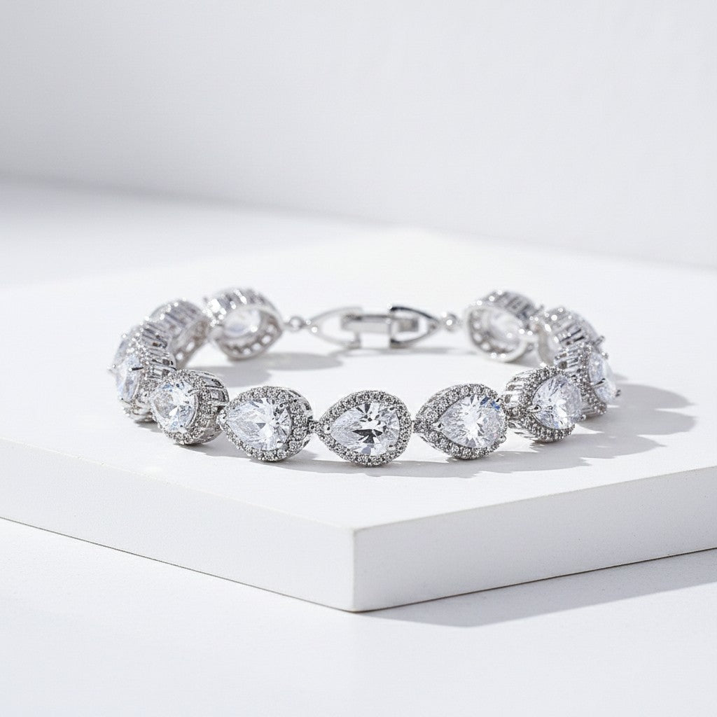 CUBIC ZIRCONIA COLLECTION - EXQUISITE CRYSTAL TREASURE BRACELET - CZBRA27 (SILVER)