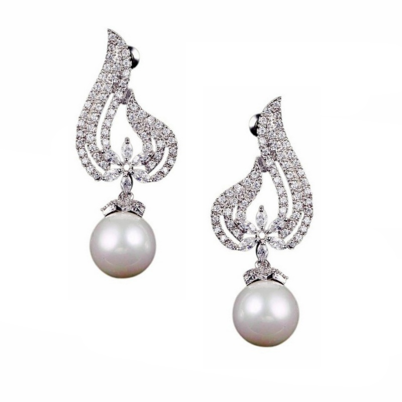 CUBIC ZIRCONIA COLLECTION - EXQUISITE PEARL EARRINGS - CZER439 SILVER