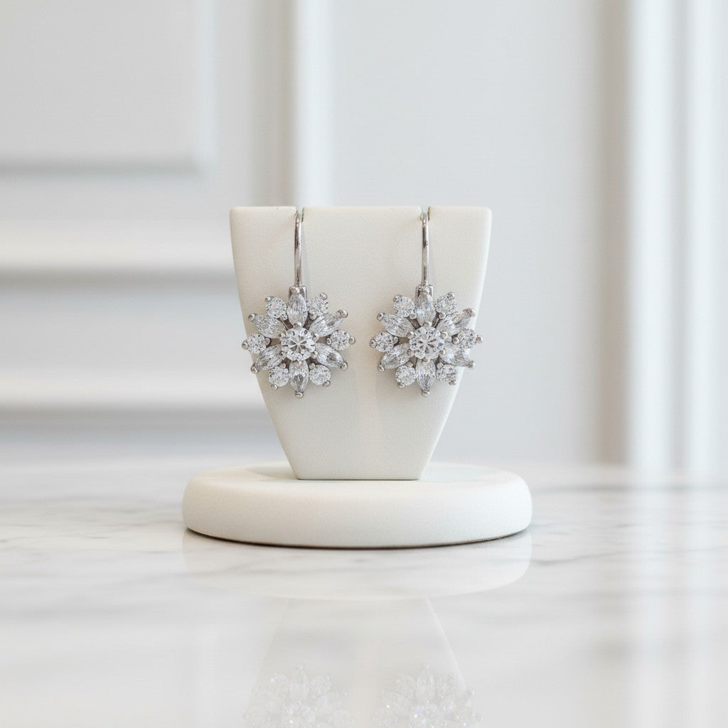 CUBIC ZIRCONIA - CRYSTAL SPARKLE EARRINGS - CZER382 SILVER