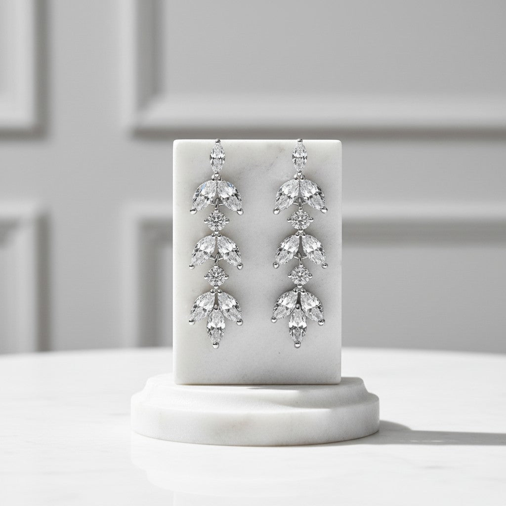 CUBIC ZIRCONIA COLLECTION - DAINTY DROP SPARKLE EARRINGS - CZER452 SILVER