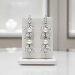 CUBIC ZIRCONIA COLLECTION - DAINTY PEARL SPARKLE EARRINGS - CZER453 SILVER