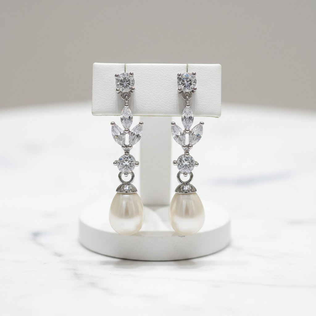 CUBIC ZIRCONIA COLLECTION - DAINTY PEARL EARRINGS - CZER458