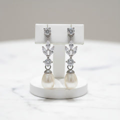 CUBIC ZIRCONIA COLLECTION - DAINTY PEARL EARRINGS - CZER458