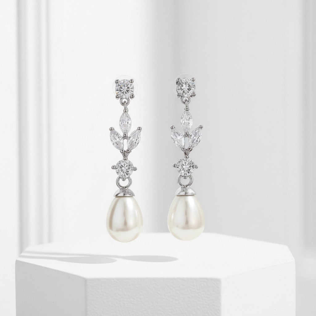 CUBIC ZIRCONIA COLLECTION - DAINTY PEARL EARRINGS - CZER458