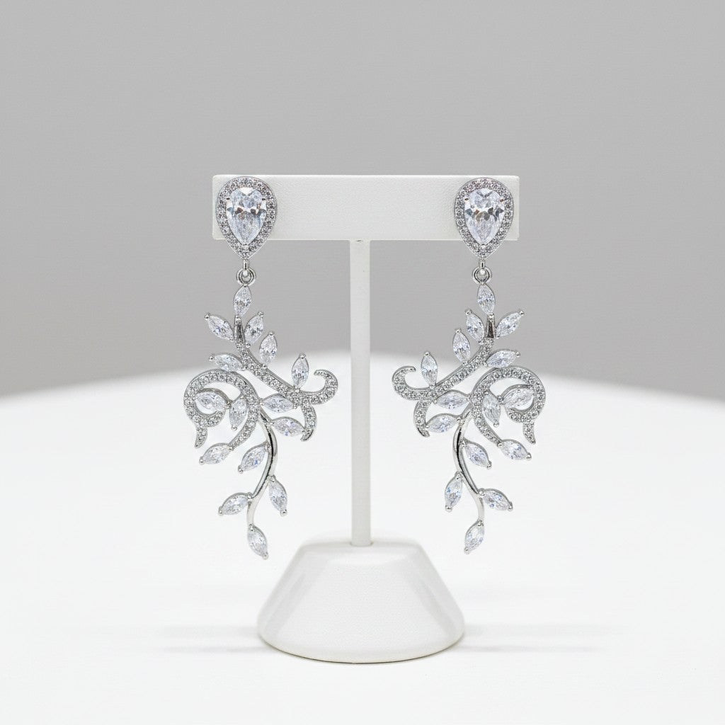 CUBIC ZIRCONIA COLLECTION - CRYSTAL SPLENDOUR EARRINGS - CZER465