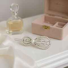 ATHENA COLLECTION - CHIC PEARL BOW CLIP - SILVER (CLIP 747)