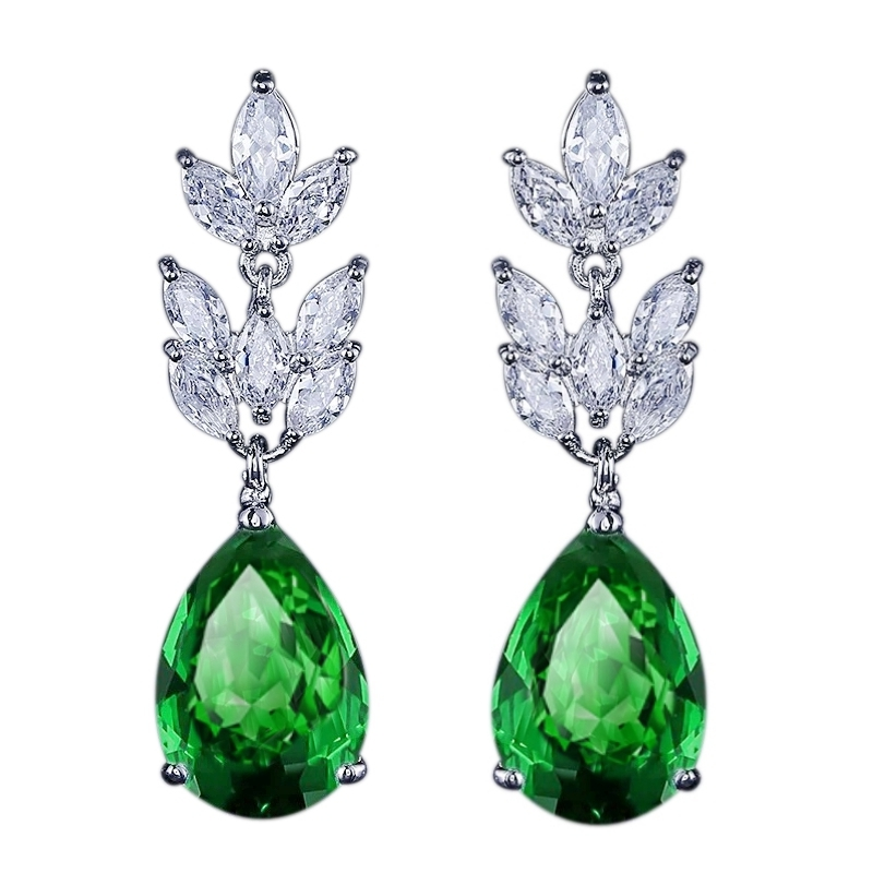 CUBIC ZIRCONIA COLLECTION - STARLET CHIC EARRINGS - CZER368 GREEN