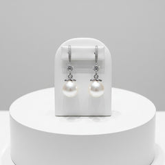 STERLING SILVER COLLECTION - EXQUISITE PEARL DROP EARRINGS - CZER852 SILVER