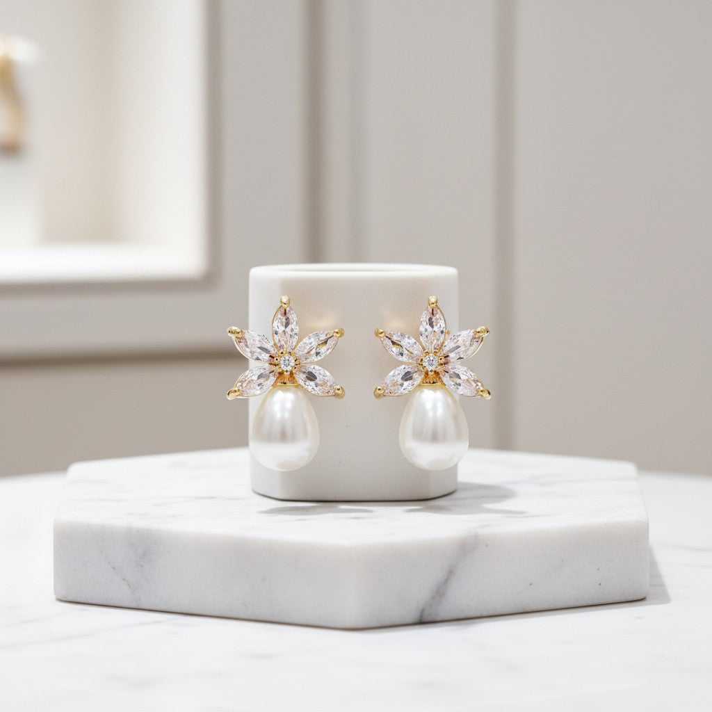 CUBIC ZIRCONIA COLLECTION - CHIC GEM EARRINGS - CZER855 GOLD