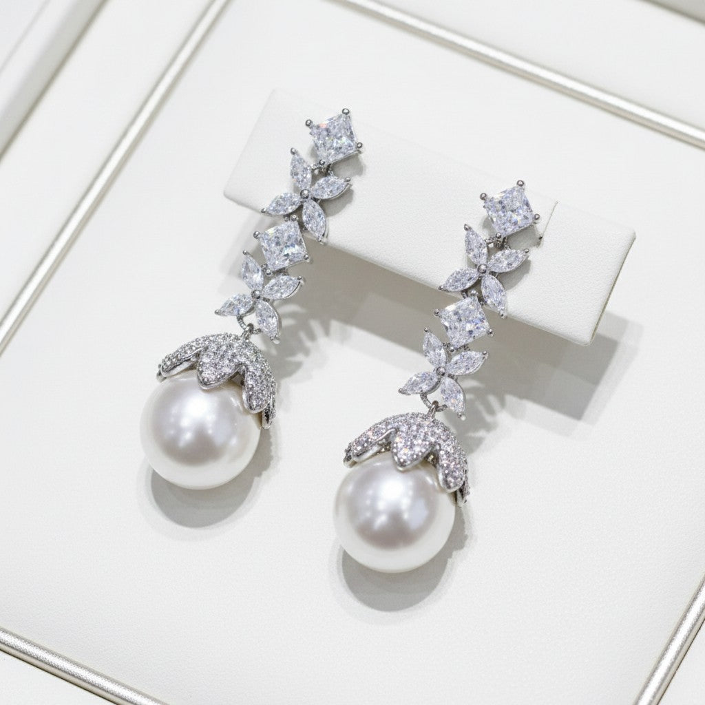 CUBIC ZIRCONIA COLLECTION - ENCHANTING PEARL EARRINGS -CZER857 SILVER
